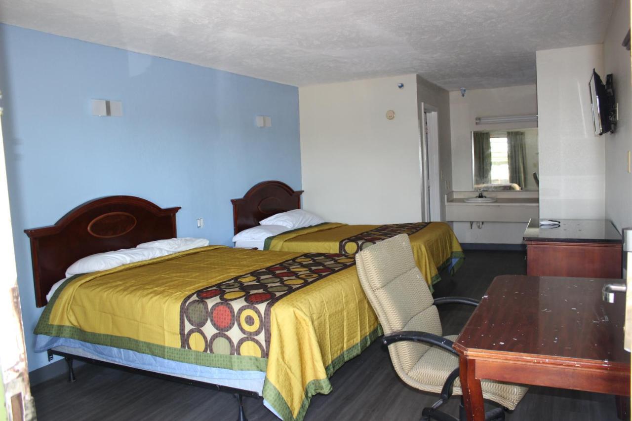 Relax Inn Canton Bagian luar foto